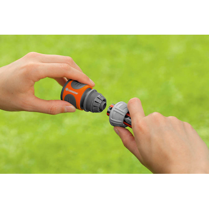 Artikelbild 2 für GARDENA Gartenschlauchverbinder Original GARDENA System 18215-20 13 mm (1/2 Zoll), 15 mm (5/8 Zoll) Wasseranschluss, 1 St., Artikelnummer 922714