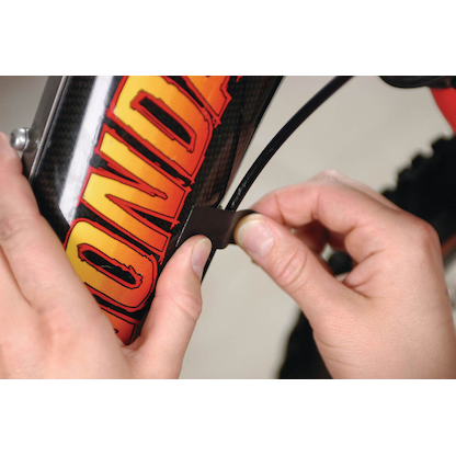 Artikelbild 5 für tesa extra Power® Perfect Gewebeband schwarz 19,0 mm x 2,75 m 1 Rolle, Artikelnummer 110940