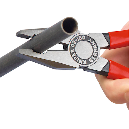 Artikelbild 2 für KNIPEX Kombizange 03 01 180, Länge: 18,0 cm, 1 St., Artikelnummer 143582