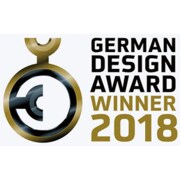German Design Award Gewinner 2018, gold-schwarzes Kreislogo mit Schriftzug rechts.