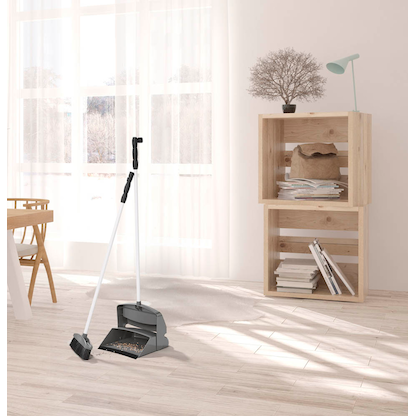 Artikelbild 2 für haug® bürsten Kehrgarnitur mit langem Stiel futura grau Kunststoff 30,0 cm breit, Artikelnummer 456599