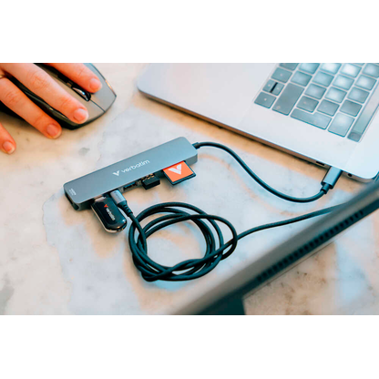 Artikelbild 2 für verbatim Multiport-Adapter Essentials 32158, Artikelnummer 738148