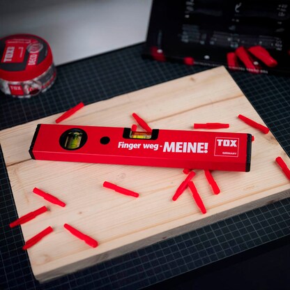 Artikelbild 4 für TOX Finger weg - MEINE! Wasserwaage Metall 30,0 cm, Artikelnummer 561264