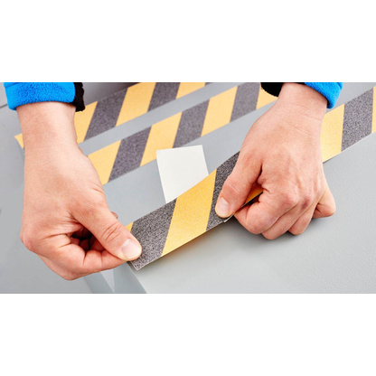 Artikelbild 6 für tesa Anti-Rutsch-Band gelb, schwarz 50,0 mm x 15,0 m, Artikelnummer 429072