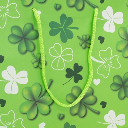Artikelbild 4 für Idena Geschenktüte Glücksklee grün 18,0 x 23,0 cm, 1 St., Artikelnummer 677058