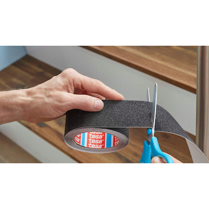 Artikelbild 6 für tesa Anti-Rutsch-Band Extra Resistant schwarz 50,0 mm x 5,0 m, Artikelnummer 728729