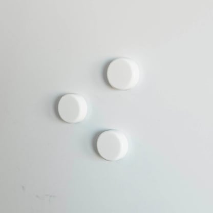 Artikelbild 4 für ALLboards Magnet weiß, Kunststoff Ø 2,0 x 0,6 cm, 10 St., Artikelnummer 502969