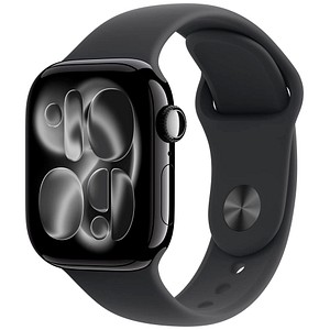 0195950631388 - Apple Watch Series 11 GPS 42mm Diamantschwarz Aluminium Case mit schwarzem Sport Band - S M